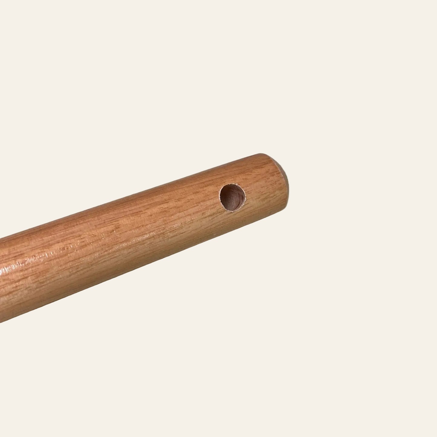 Luxe gelakte houten steel met schroefdraad