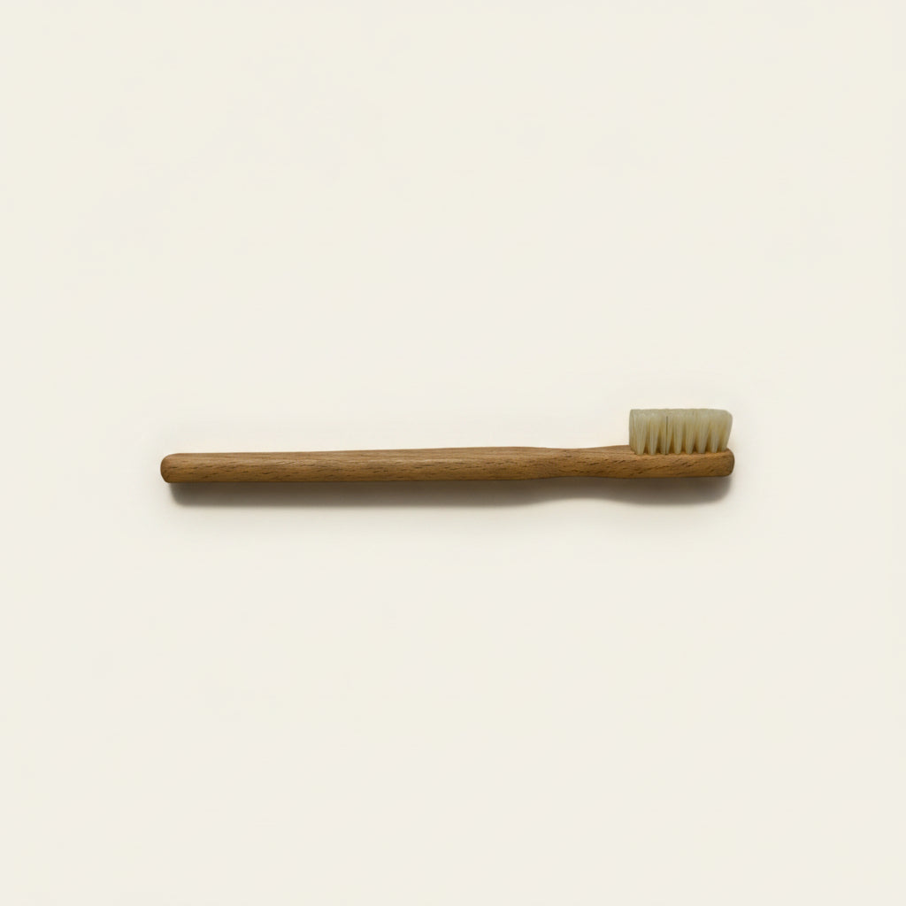 Tandenborstel van beukenhout met natuurborstels – 16,5 cm